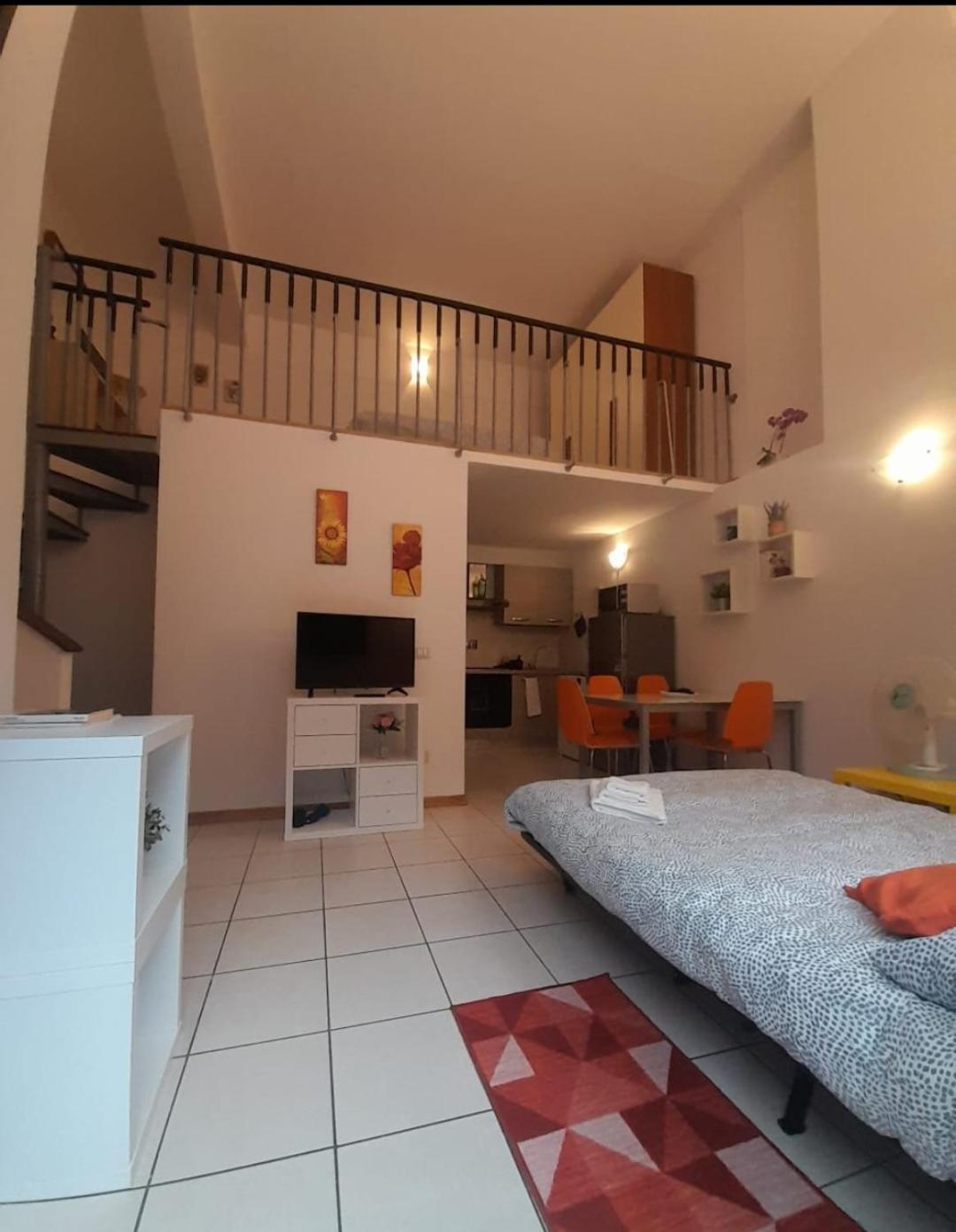 Gemme Fiorentine Apartments In Front Of The Train Station 5 Minutes From The Centre Free Parking Florence Ngoại thất bức ảnh
